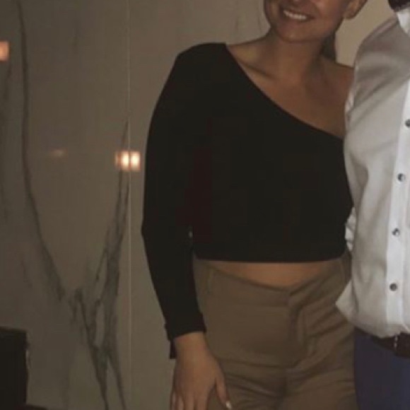 Wollen one sleeve crop top - Picture 3 of 3